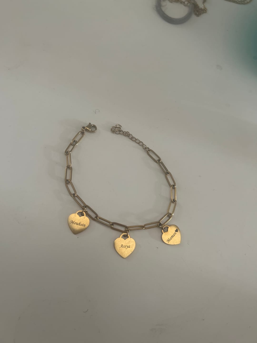 Customer photo review of Bracelet Personnalisé à Cœurs Multiples