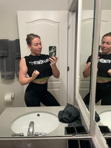 Customer photo review of Essential Crop Tee