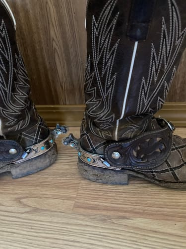 Customer photo review of LV Spurs