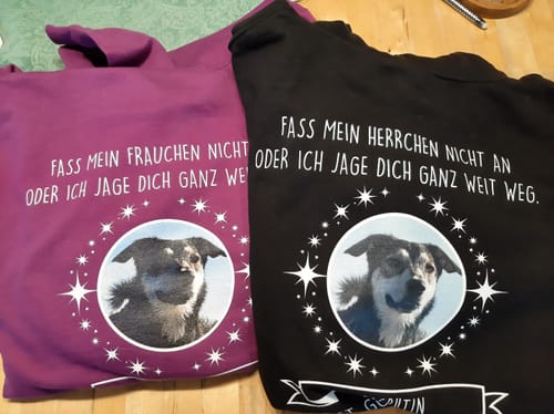 Customer photo review of Fass mein Frauchen / Herrchen nicht an - Google findet dich nicht - Individueller Hoodie Unisex Rückendruck