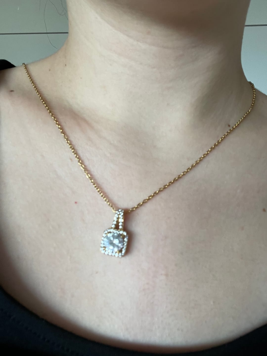 Customer photo review of Viviene Halskette | 18K vergoldet