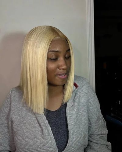 Customer photo review of Straight 613 Blonde Transparent Lace Frontal Bob Wig 150% Density