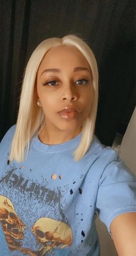 Customer photo review of Straight 613 Blonde Transparent Lace Frontal Bob Wig 150% Density