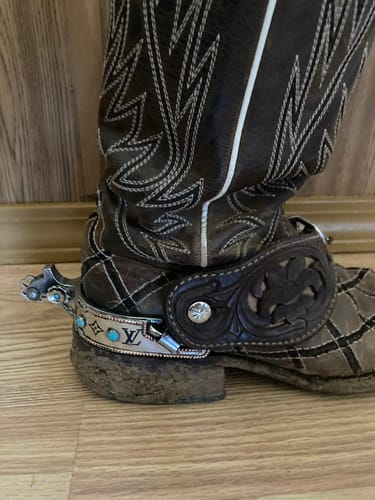 Customer photo review of LV Spurs