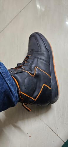 Customer photo review of SNKR | Stealth Edition