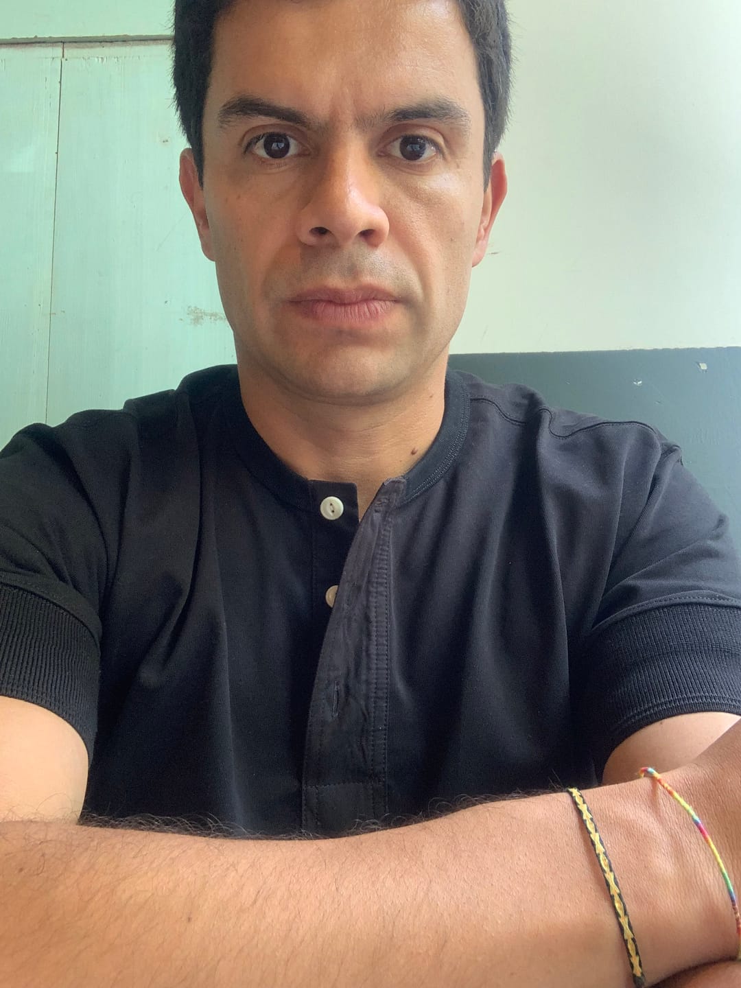 Customer photo review of Vintage Short Sleeve Henley T-Shirt - Black