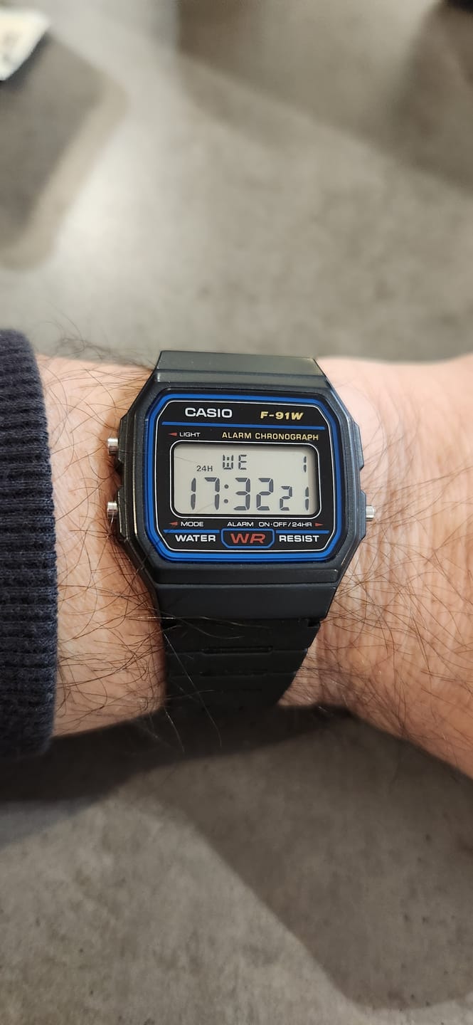 Customer photo review of Reloj Casio Vintage F-91W-1JH Packaging JDM