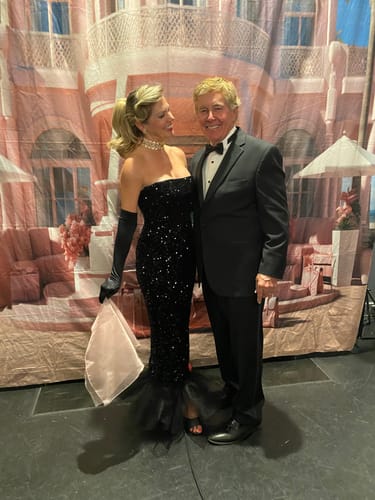 Customer photo review of JuvaBun Claw Clip Wavy Ponytail Extension 12''