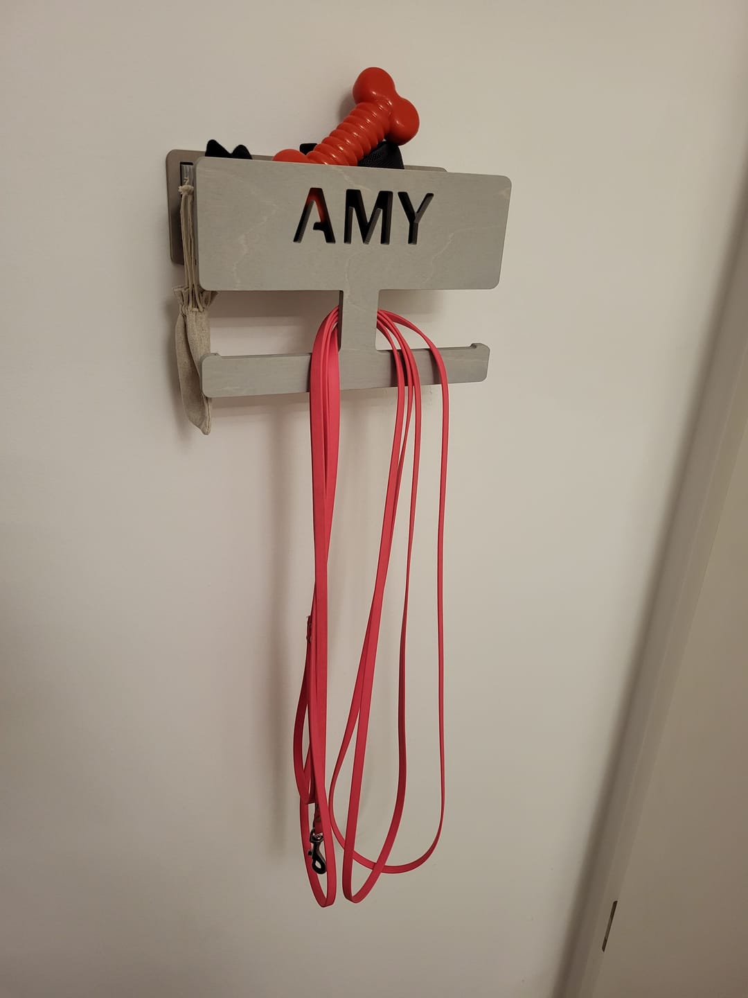 Customer photo review of PERSONALISIERUNG: Hundegarderobe L