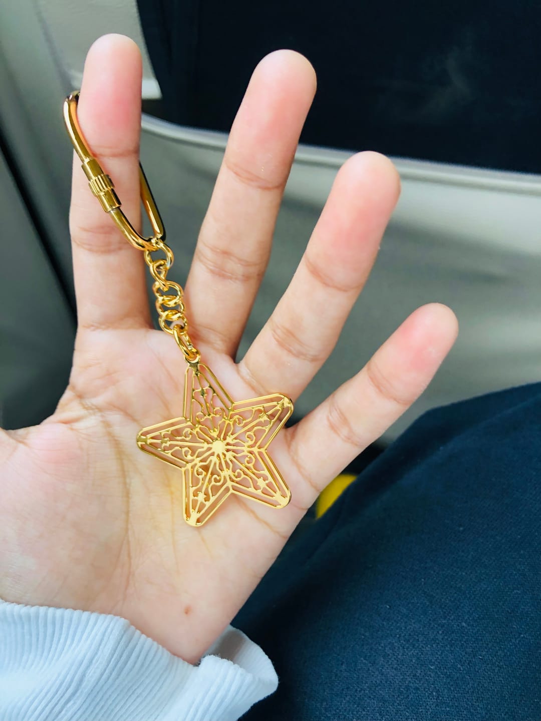 Customer photo review of Keychain Star - Goldplated