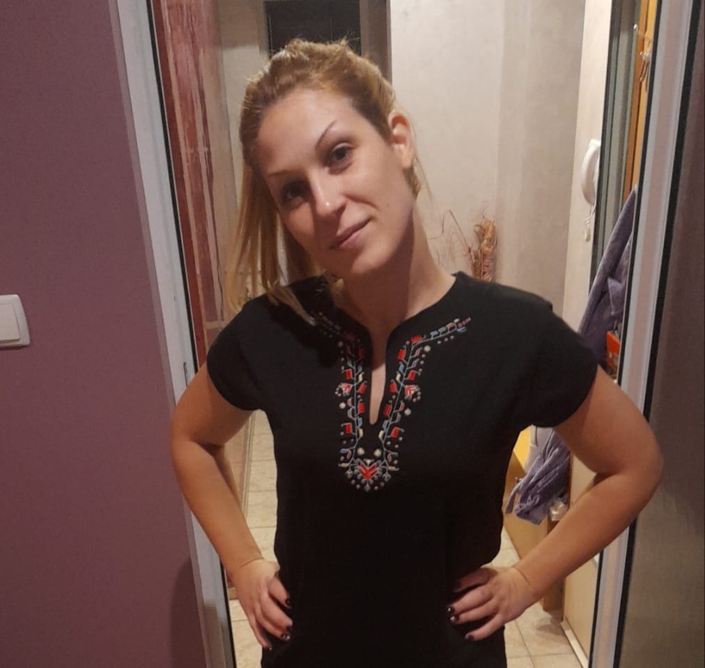 Customer photo review of Тениска с V-деколте "Пъстрота"
