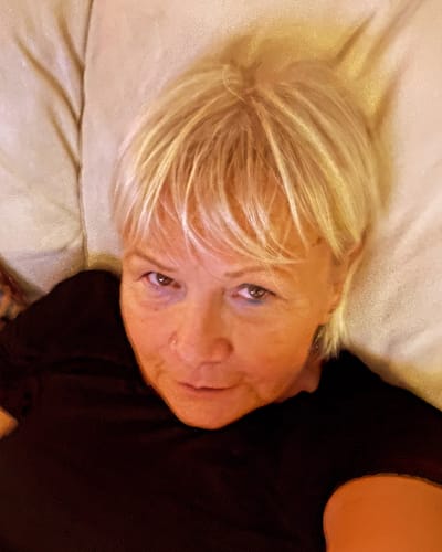 Customer photo review of Sunkissed Self-Tanning Serum