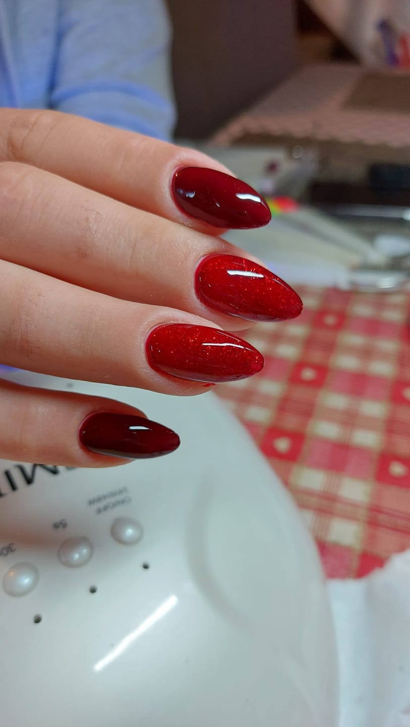 Customer photo review of Semilac 306 Divine Red UV Gel Polish 7ml
