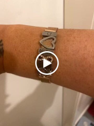 Customer video review of Mesh bracelet rosé gold luxe