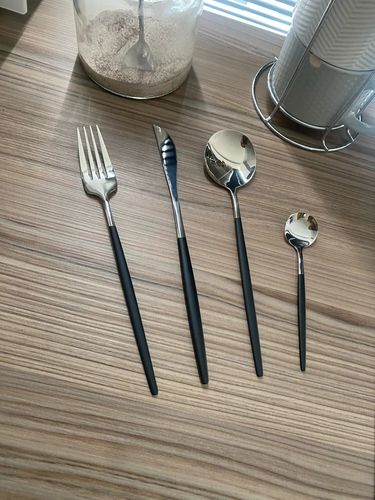 Customer photo review of Modern 24 Piece Silverware Set