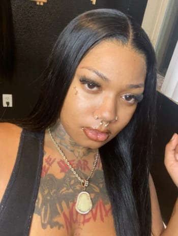 Customer photo review of Wavymy HD Lace Wear Go Wigs Dome Cap Glueless Straight  4x6 Lace Closure Wigs 180% Density