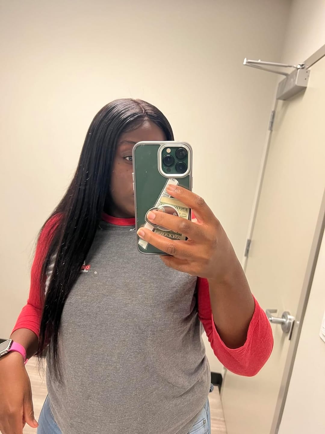 Customer photo review of Wavymy HD Lace Wear Go Wigs Dome Cap Glueless Straight  4x6 Lace Closure Wigs 180% Density