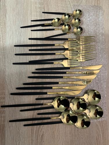 Customer photo review of Modern 24 Piece Silverware Set