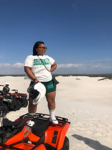 Customer photo review of KAMO - Brazilian 13x4 Lace Front Wig