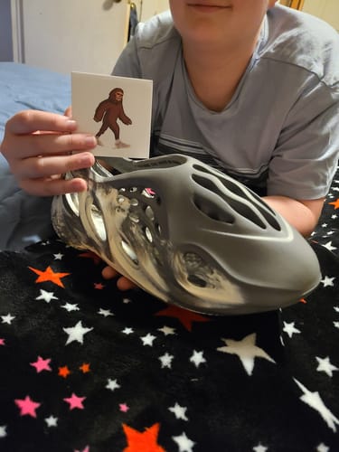 Customer photo review of Adidas Yeezy Foam Runner 'MXT Moon Grey'