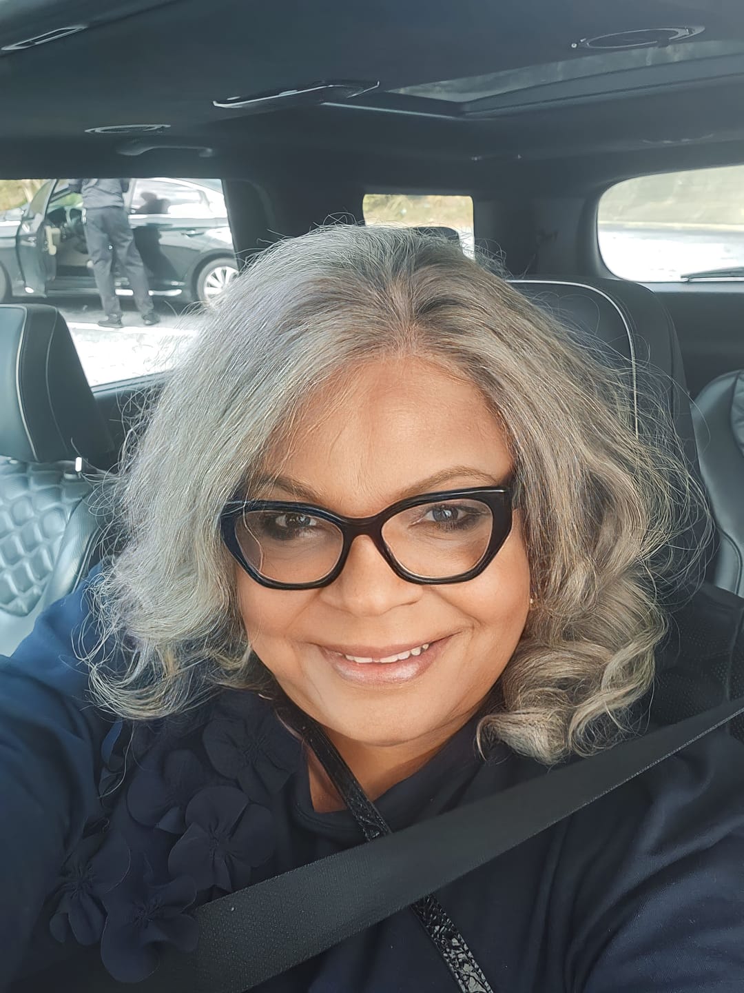 Customer photo review of Luvwin 13x4 Salt And Pepper Wavy Glueless Gray Color Pre-Cut Lace Wig Human Hair