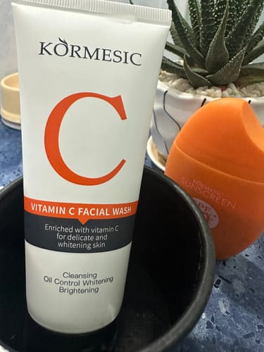 Customer photo review of Vitamin C Facial Wash for Brightening & Oil Control