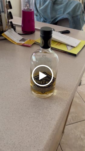 Customer video review of The Quiet Man 8Yr Single Malt Irish Whiskey