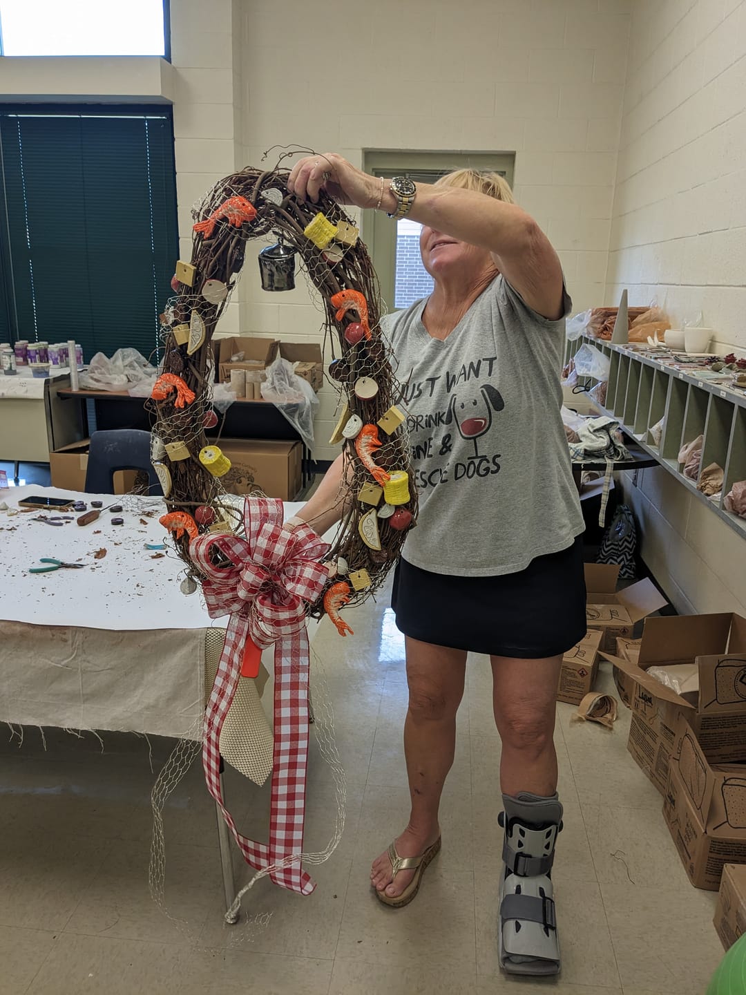 Customer photo review of 18" Oval Grapevine Wreath - DECOE-037