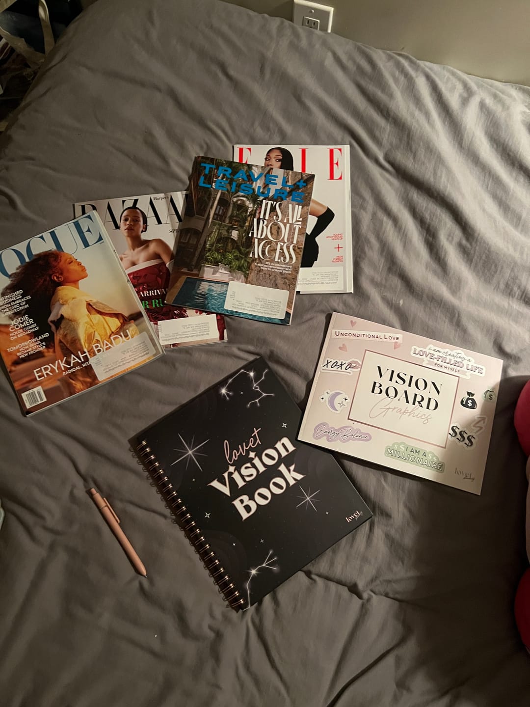 Customer photo review of Vision Board Book LUXE [BLACK]
