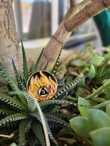 Customer photo review of 3 Year Sobriety Mint Twisted Flames Gold Plated AA Recovery Medallion/Chip/Coin - Black/Red/Orange/Yellow