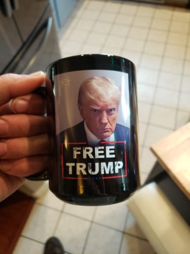 Customer photo review of Free Trump 15oz Coffee Mug