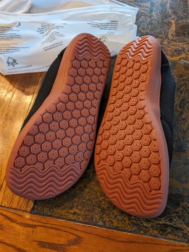 Customer photo review of Hobibear Unisex Minimalist Wide Barefoot Shoes GS6968-1