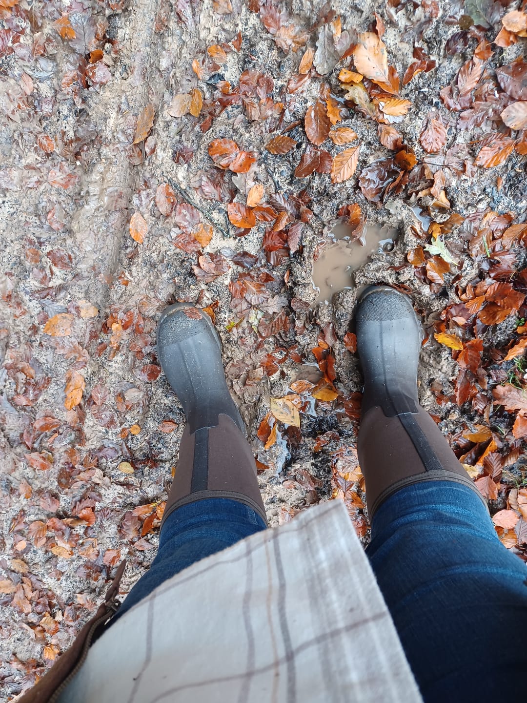 Customer photo review of Unisex Derwent II Short Boots