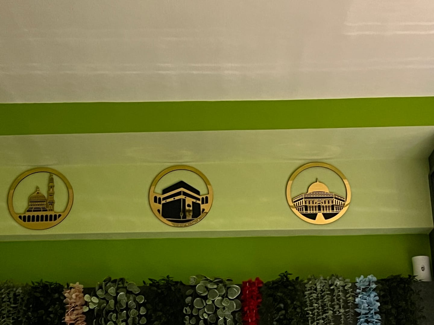 Customer photo review of Circular Masjid Al Aqsa (The Dome of the Rock), Masjid Al-Haram & Masjid An-Nabawi Acrylic Islamic Wall Art