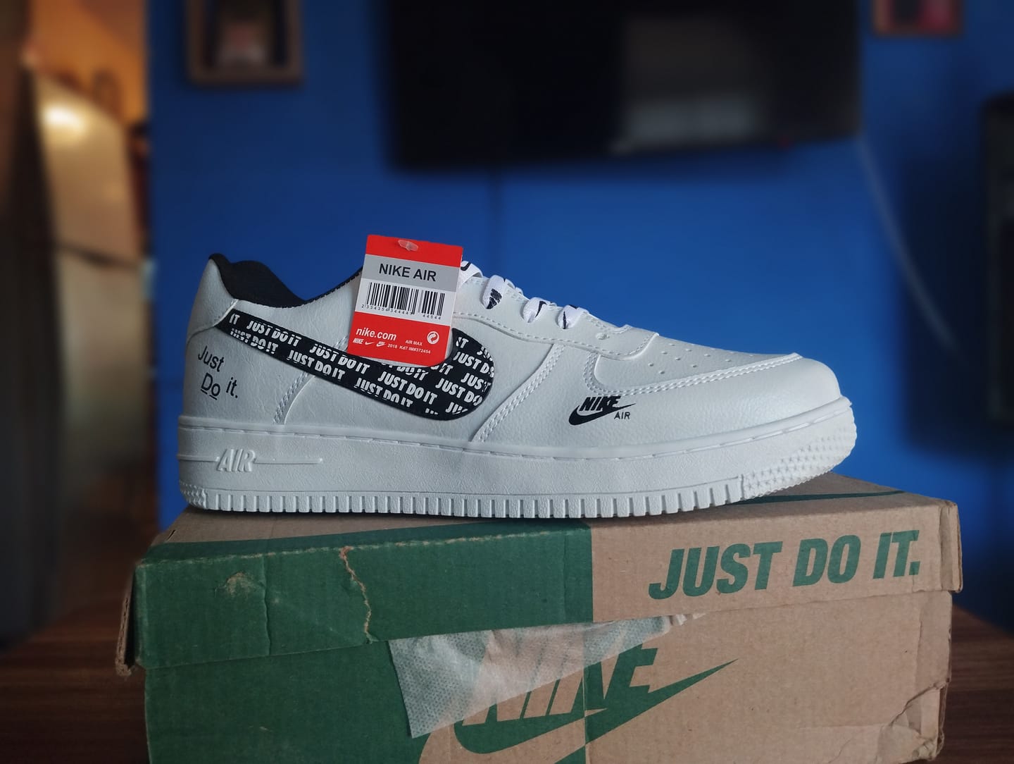 Customer photo review of Tenis 270 Blanco Negro Negro