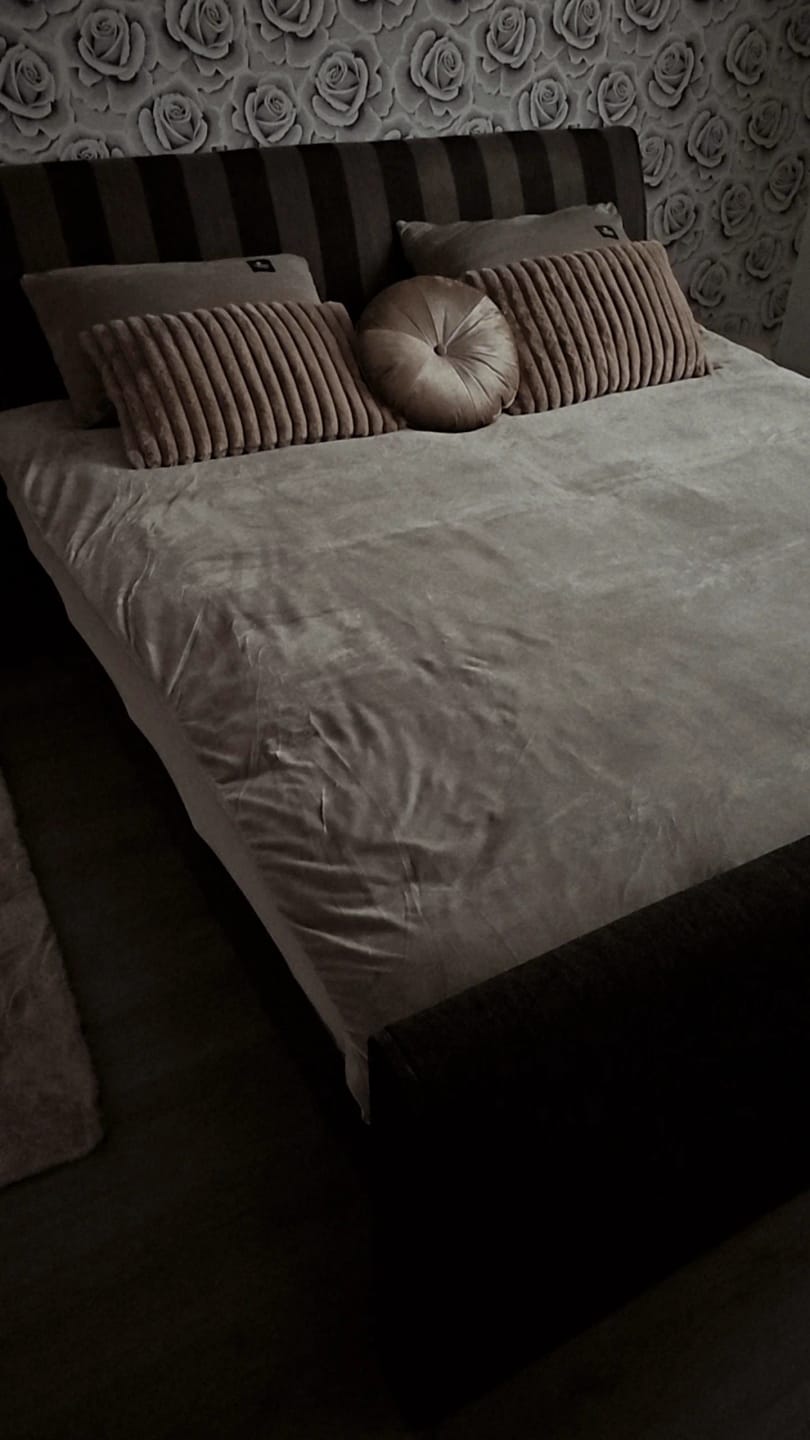 Customer photo review of Dekbedovertrek set Fluweel/Velvet  Taupe Grey