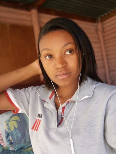 Customer photo review of Brazilian Lace Front Wig - Straight - 8"