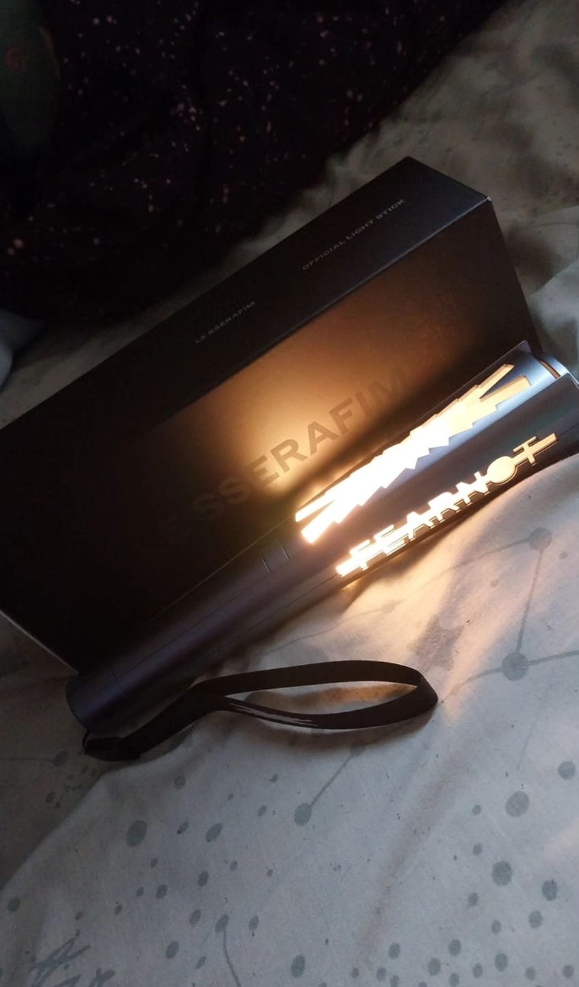 Customer photo review of LE SSERAFIM -  OFFICIAL LIGHT STICK