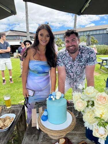 Customer photo review of Cake Size