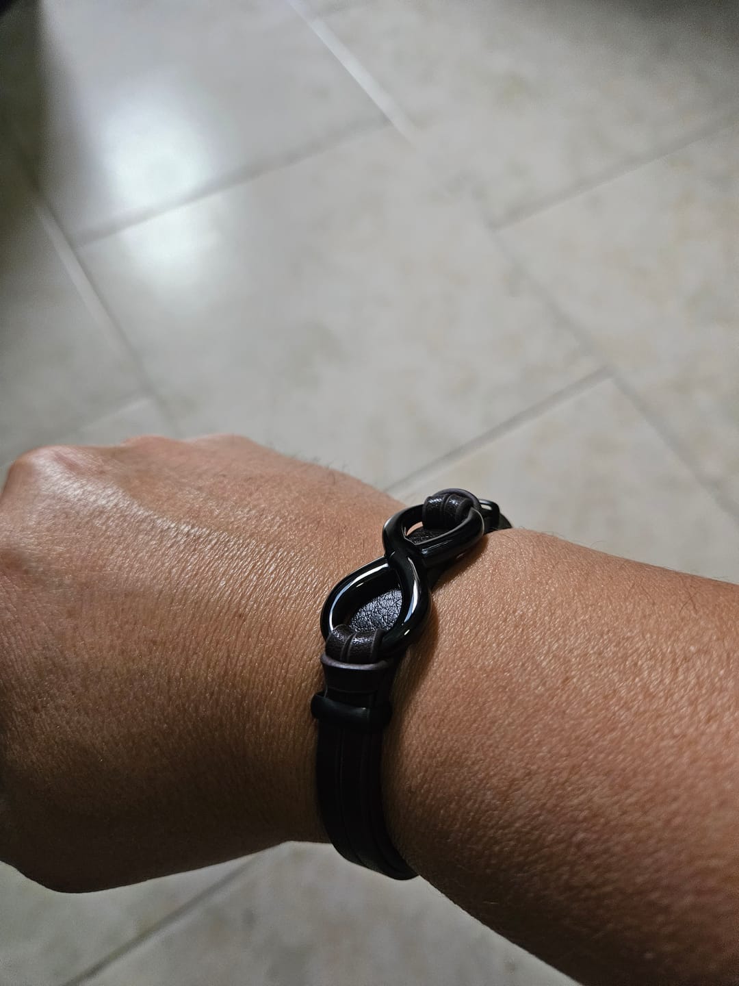 Customer photo review of Pulsera Infinito - Piel Natural