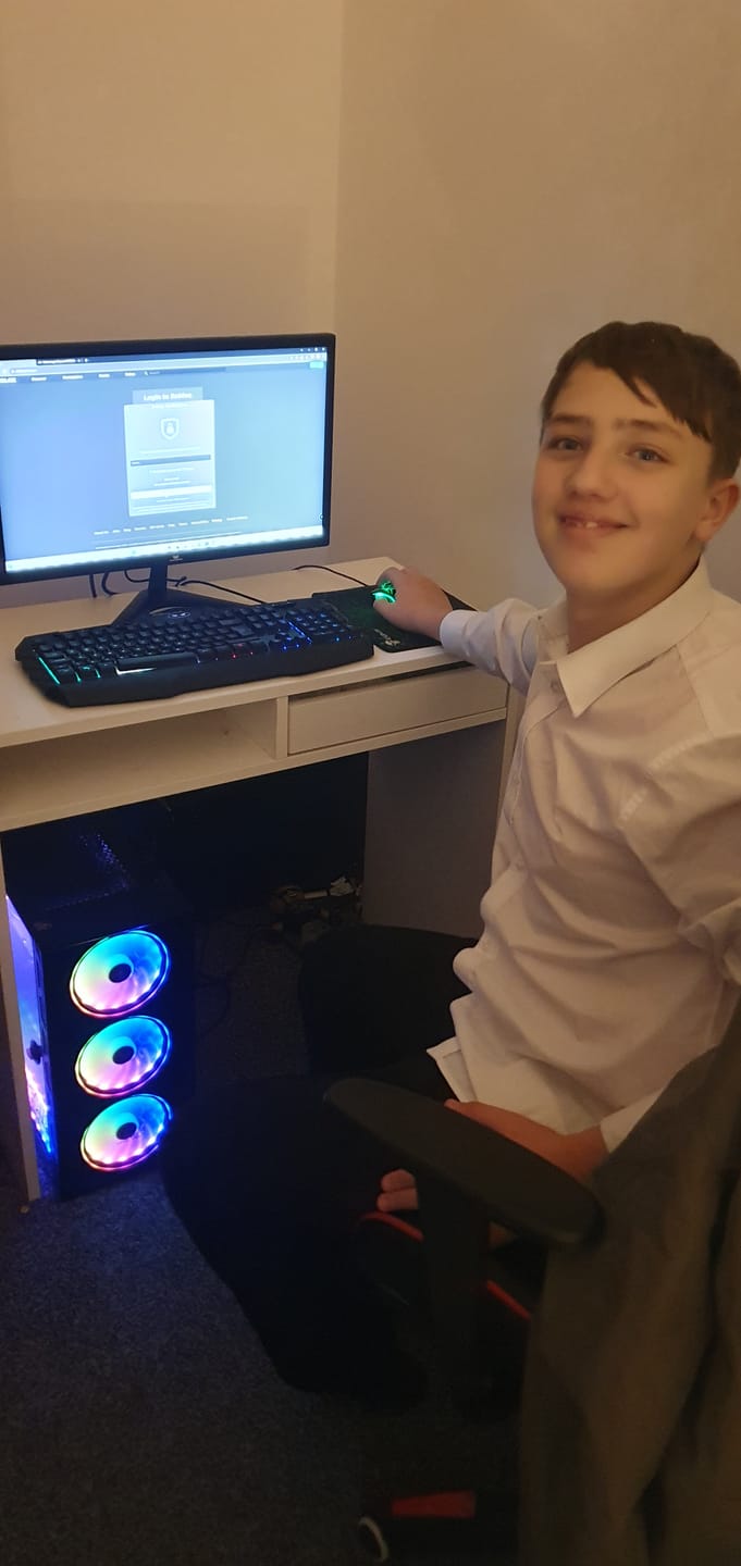 Customer photo review of Neonzilla - AMD Ryzen 7 5700X 16GB ASUS RTX 4060 8GB #NZ-840MS