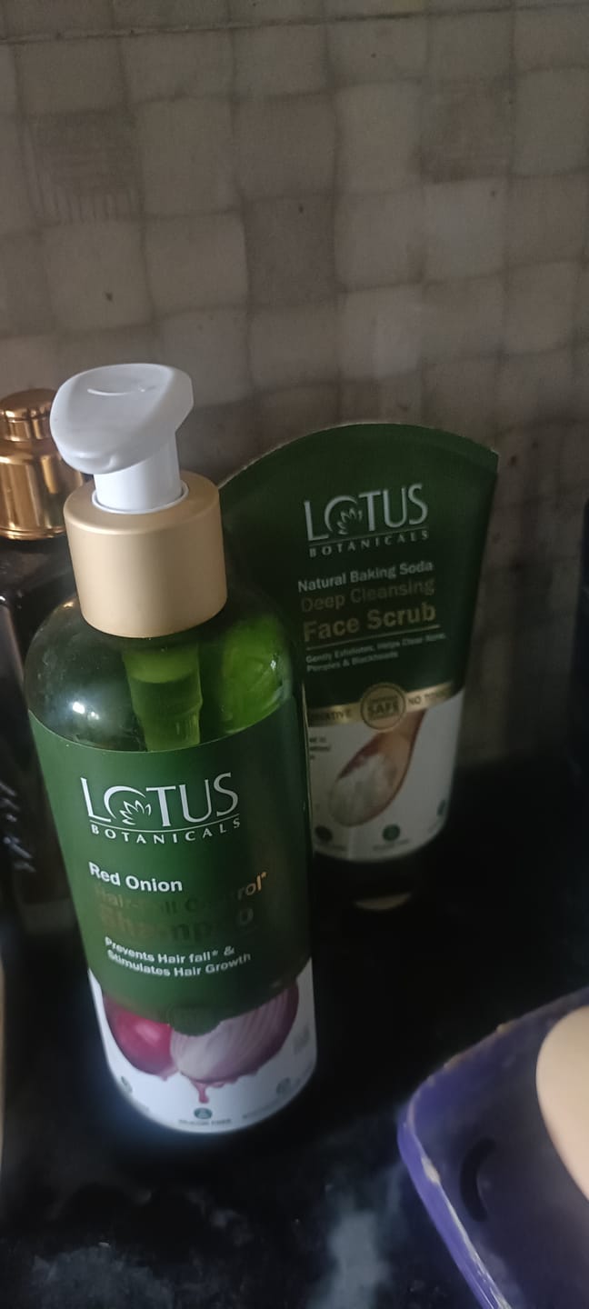 Customer photo review of Red Onion Hair-Fall Control Shampoo