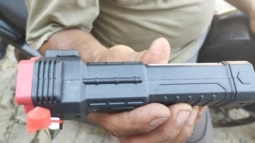 Customer photo review of Lanterna Tática  Indestrutível 4 em 1 - Ultra Potência - ÚLTIMO DIA NA PROMOÇÃO E FRETE GRÁTIS