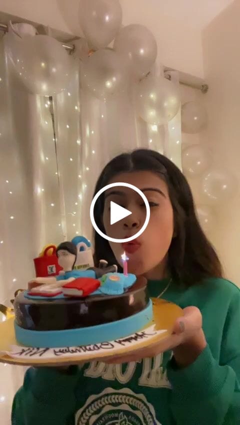 Customer video review of Reading and shopping love 2