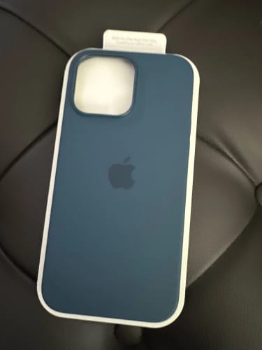 Customer photo review of iPhone 14 Silicone Case with MagSafe