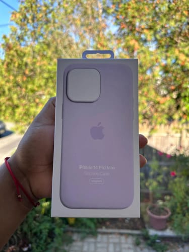 Customer photo review of iPhone 14 Silicone Case with MagSafe