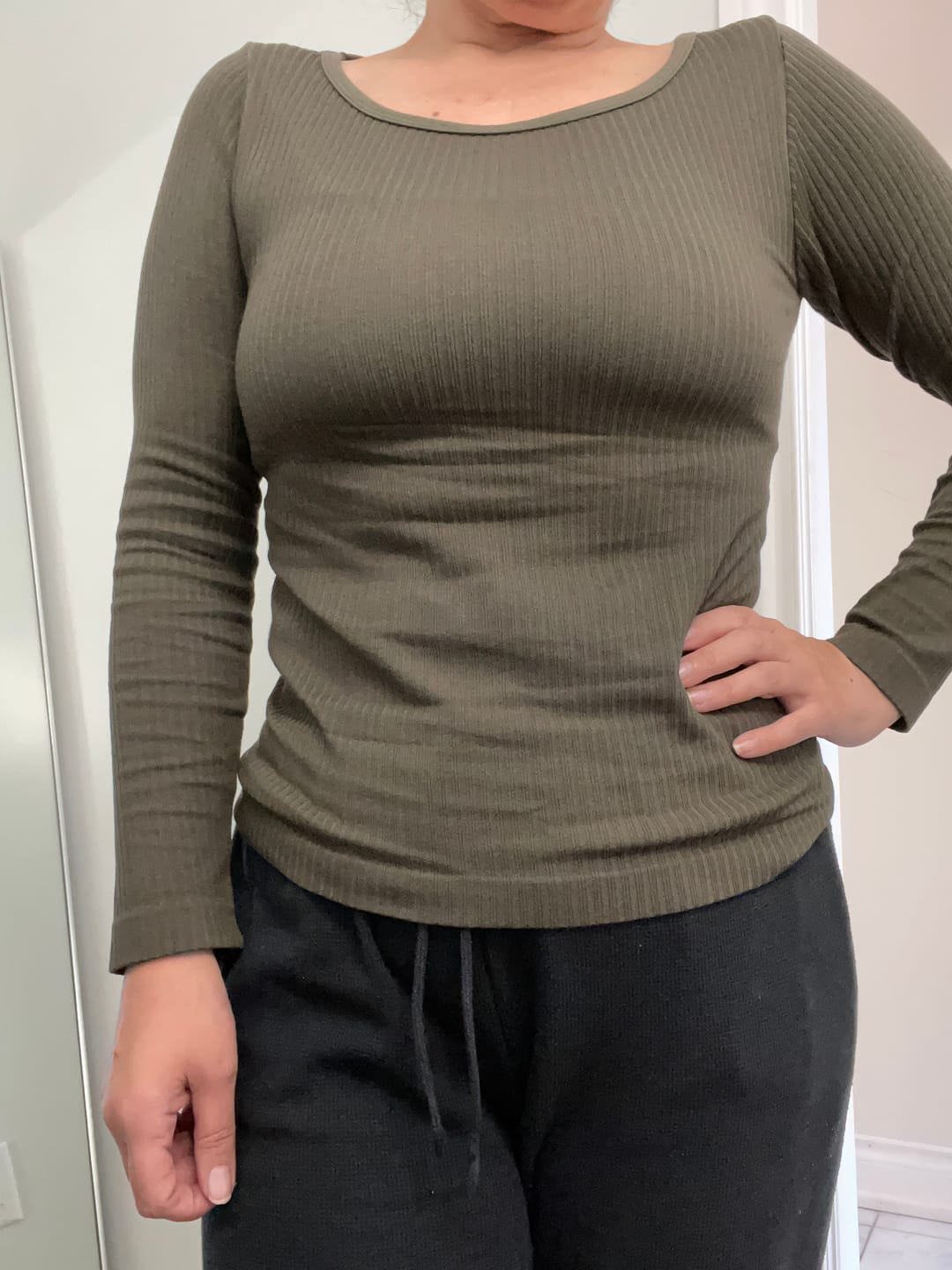 Customer photo review of C'est Moi Bamboo Rib Round Top (Olive)