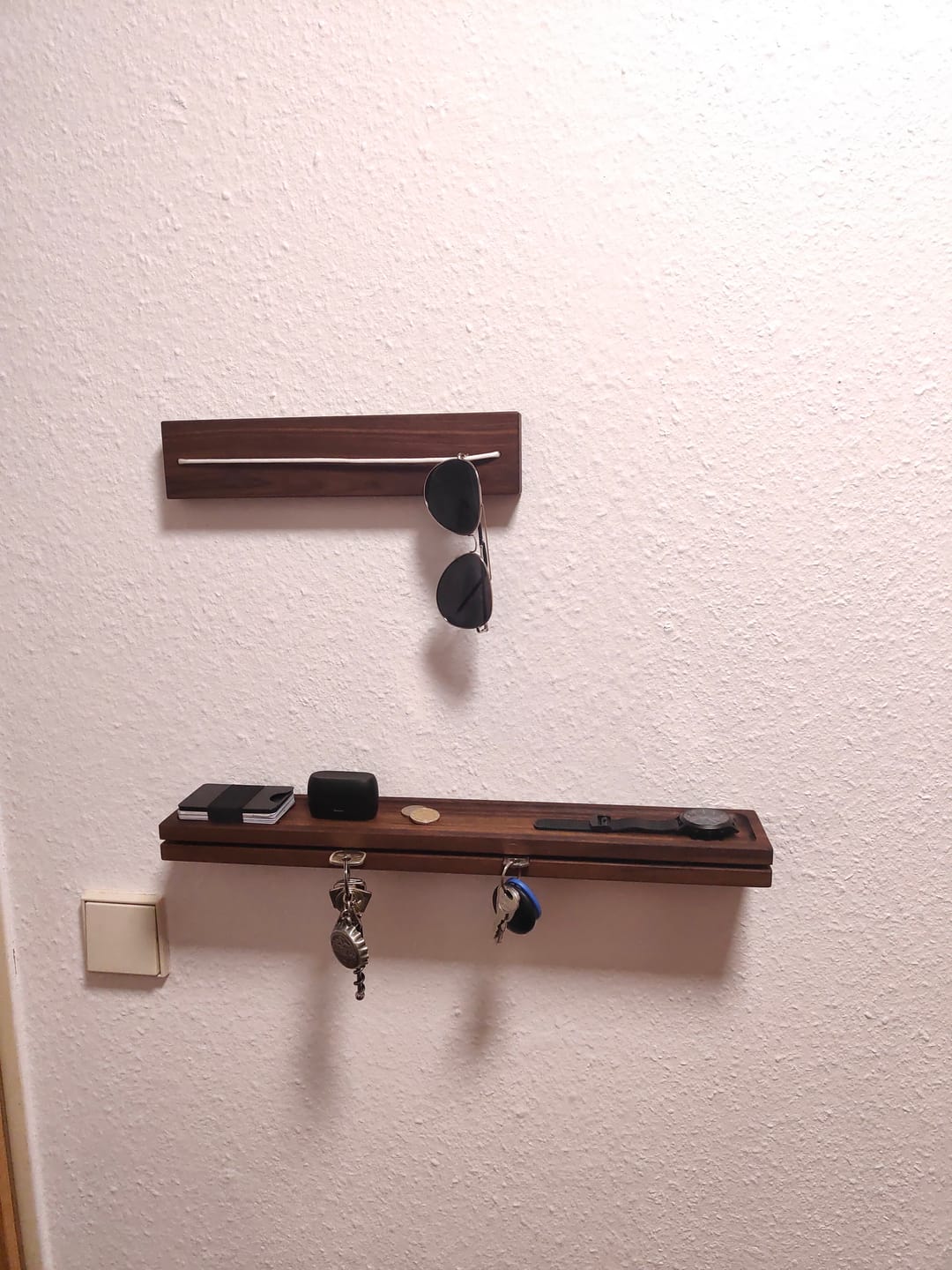 Customer photo review of Brillenhalter SPECULA aus Holz