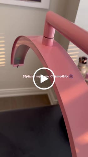 Customer video review of The CosmoGlo XL Light Bundle + Phone Clip