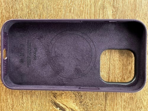 Customer photo review of iPhone 14 Silicone Case with MagSafe